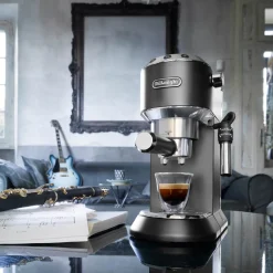 DeLonghi Siebträgermaschine "Dedica"