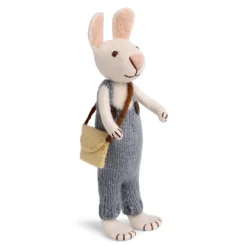 En Gry & Sif Hase mit Hose und Tasche