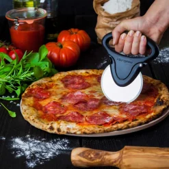 Microplane Pizzaschneider