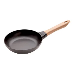 Staub Bratpfanne mit Holzgriff 20 cm