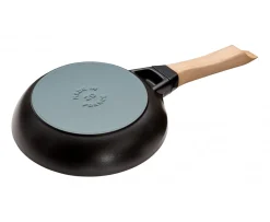 Staub Bratpfanne mit Holzgriff