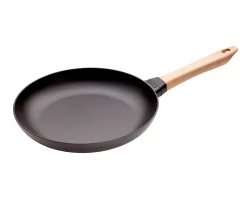 Staub Bratpfanne mit Holzgriff